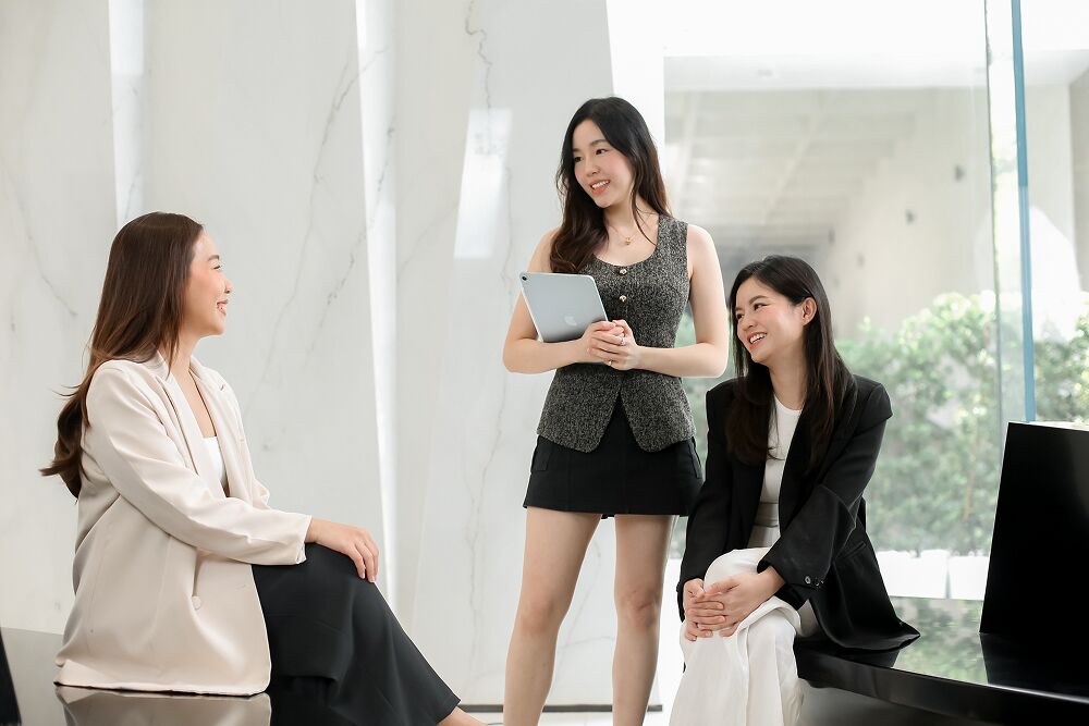Three Primal colleagues in conversation